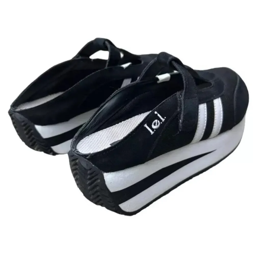 Womens size 7.5  vintage y2k L.E.I. chunky platform sporty slide-ons